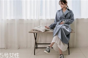呢大衣搭配什么裙子好看？冬天也能萬(wàn)種風(fēng)情