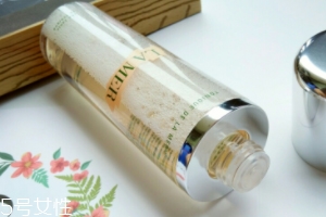 海藍(lán)之謎煥膚水適合干皮嗎？海藍(lán)之謎煥膚水產(chǎn)品評(píng)測(cè)
