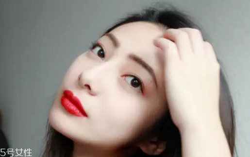 唇釉可以當(dāng)腮紅嗎？唇釉這樣涂最好看