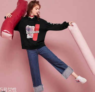 朋克風(fēng)女生穿衣 朋克和冬日更搭！