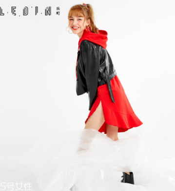 朋克風(fēng)女生穿衣 朋克和冬日更搭！