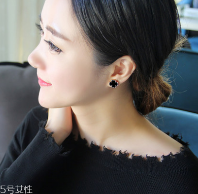 朋克風(fēng)女生穿衣 朋克和冬日更搭！
