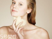 頸紋霜怎么選擇？視黃醇等成分有作用