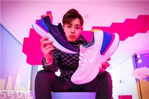nike epic react flyknit開(kāi)箱測(cè)評(píng) 耐克全新緩震科技跑鞋震撼登場(chǎng)