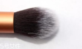 腮紅為什么引起過敏？腮紅刷該洗了