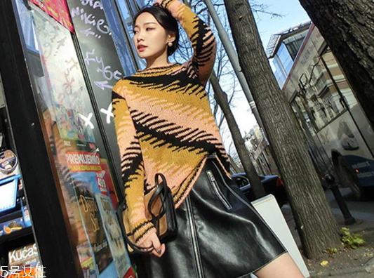 皮裙配什么上衣好看？教你做個硬糖女孩