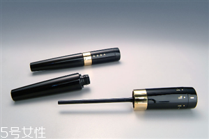 睫毛膏能帶上飛機(jī)嗎？睫毛膏需要單獨(dú)卸妝
