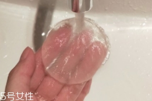 硅膠粉撲怎么清洗？勿用熱水洗