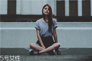2018流行什么款式板鞋？超火的板鞋款式大盤點(diǎn)