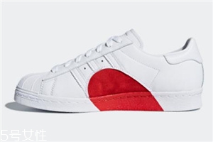 阿迪達斯情人節(jié)限定版愛心貝殼頭多少錢_在哪買？