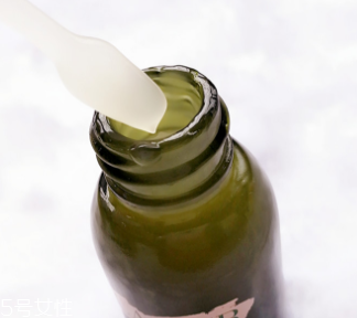 LA MER修護精華露孕媽能用嗎？適合產后去皺