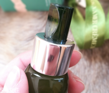 海藍之謎去皺精華用多久能見效？至少3個月