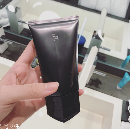 pola黑ba護(hù)膚品使用感受 用過你就會(huì)愛上它