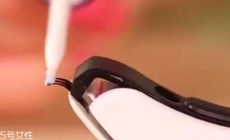 睫毛訂書機(jī)是什么？這十款睫毛膏讓你輕松放大雙眼