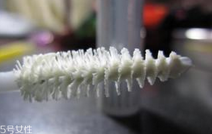 睫毛增長液哪個(gè)牌子效果好？增長眼睫毛的有效方法