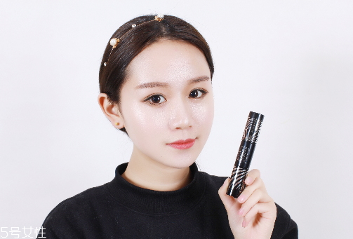 睫毛膏能帶上飛機(jī)嗎？睫毛膏需要單獨(dú)卸妝