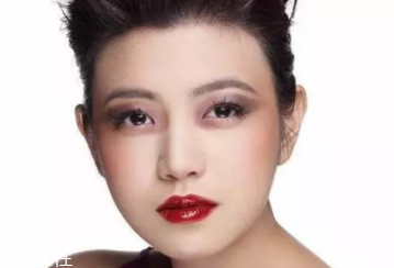 鵝蛋臉適合什么妝容？不適合濃妝