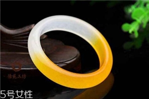 黃龍玉手鐲多少錢？這個種類的價值最貴