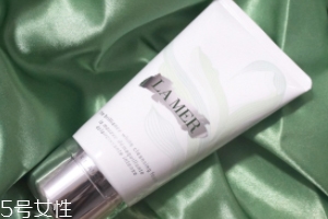 海藍之謎潔面泡沫和潔膚乳有什么區(qū)別？適合不同膚質