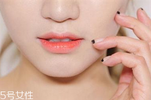 唇紋怎么去除？淡化唇紋的唇膏推薦