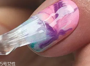 漸變指甲怎么配色？溫暖配色教程