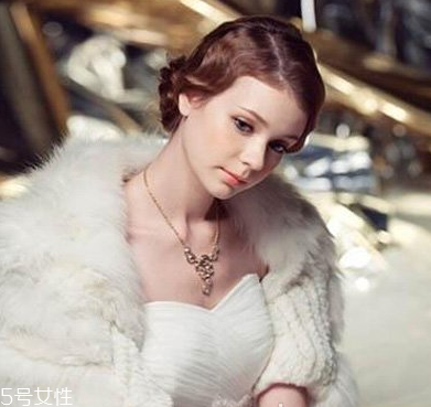 短發(fā)怎么做新娘造型？編發(fā)好看又簡單