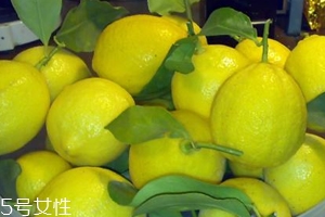 檸檬精油能加在哪些護膚品中？少量添加都可以