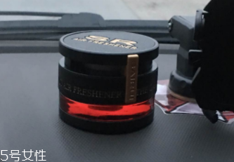 女士香水什么味道好？這6款香水親切又高級