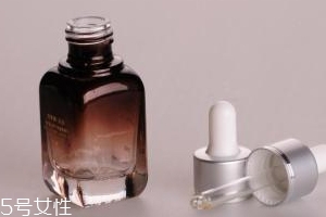 精華液用量越多越好嗎？10款精華提升美肌度
