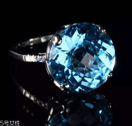 托帕石價格多少錢一克？明星最愛的托帕石