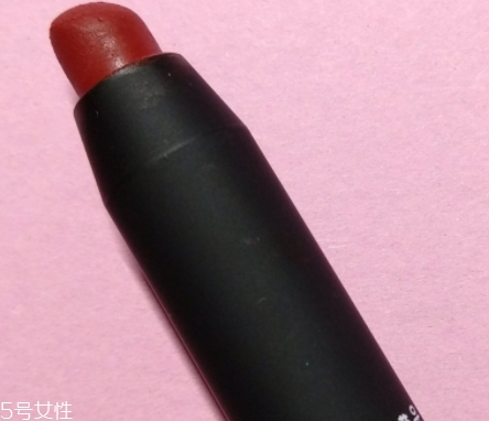 唇釉和染唇液的區(qū)別 你更看好哪個(gè)？