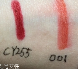 唇釉和口紅哪個不容易掉色？