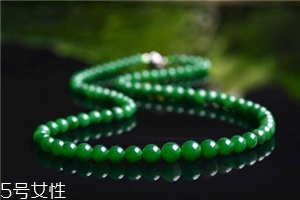 翡翠冰種和糯種哪個(gè)好？原來(lái)有這么大的區(qū)別