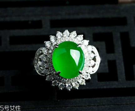 翡翠冰種和糯種哪個(gè)好？原來(lái)有這么大的區(qū)別