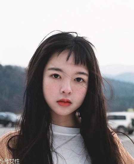圓臉妹子適合什么發(fā)型？短發(fā)更能突顯氣質
