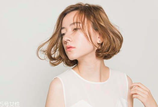 女生發(fā)質(zhì)軟適合什么發(fā)型？胖圓臉顯瘦發(fā)型參考