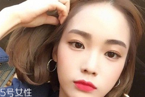 短頭發(fā)染什么顏色好看洋氣顯白？短發(fā)這樣弄好看又大方