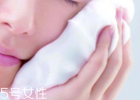 氨基酸潔面比皂基潔面更好嗎？看肌膚需求