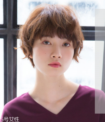 發(fā)量多女生適合什么發(fā)型？形象百變的你