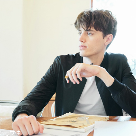 男士夾克什么款式好看？寒冬也能溫暖玩腔調