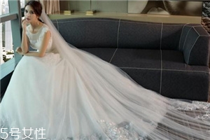 中式秀禾服和西式婚紗哪個(gè)好看？打造完美新娘