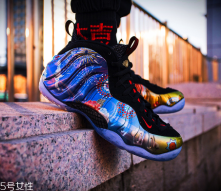 nike air foamposite one cny新年煙花噴開箱測評(píng)