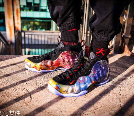 nike air foamposite one cny新年煙花噴開箱測評(píng)