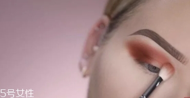 huda beauty沙漠盤怎么畫？油管大神一步步示范