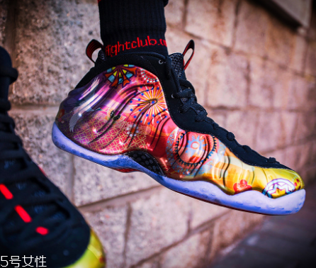 nike air foamposite one cny新年煙花噴開箱測評(píng)