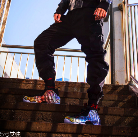 nike air foamposite one cny新年煙花噴開箱測評(píng)