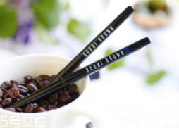 什么唇釉不脫妝？MAC防脫唇釉才是王道