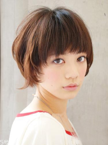 女生發(fā)質(zhì)軟適合什么發(fā)型？胖圓臉顯瘦發(fā)型參考
