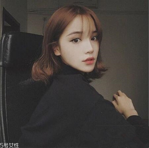 齊肩發(fā)怎么燙好看？女生發(fā)型設計與臉形搭配