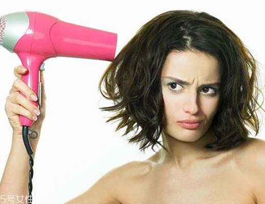 女生發(fā)質(zhì)軟適合什么發(fā)型？胖圓臉顯瘦發(fā)型參考
